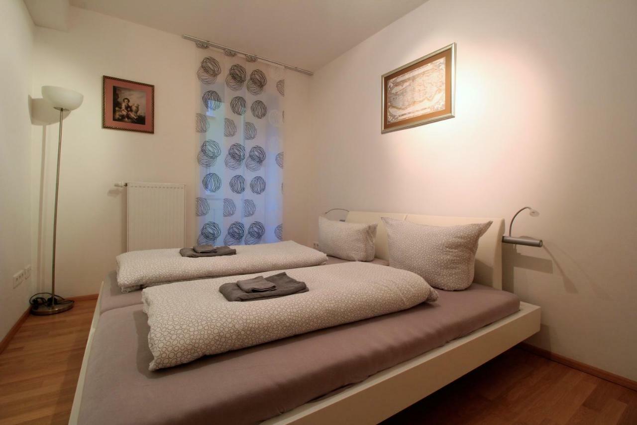 Luxury City Apartment - View Of River And Castle Вюрцбург Екстериор снимка